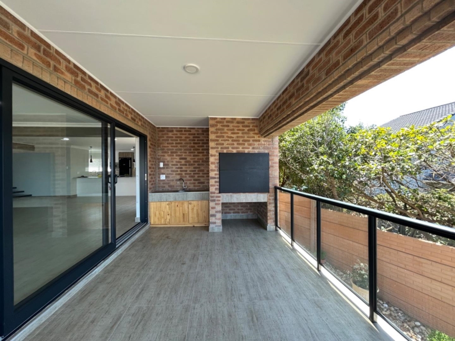 4 Bedroom Property for Sale in Wavecrest Eastern Cape